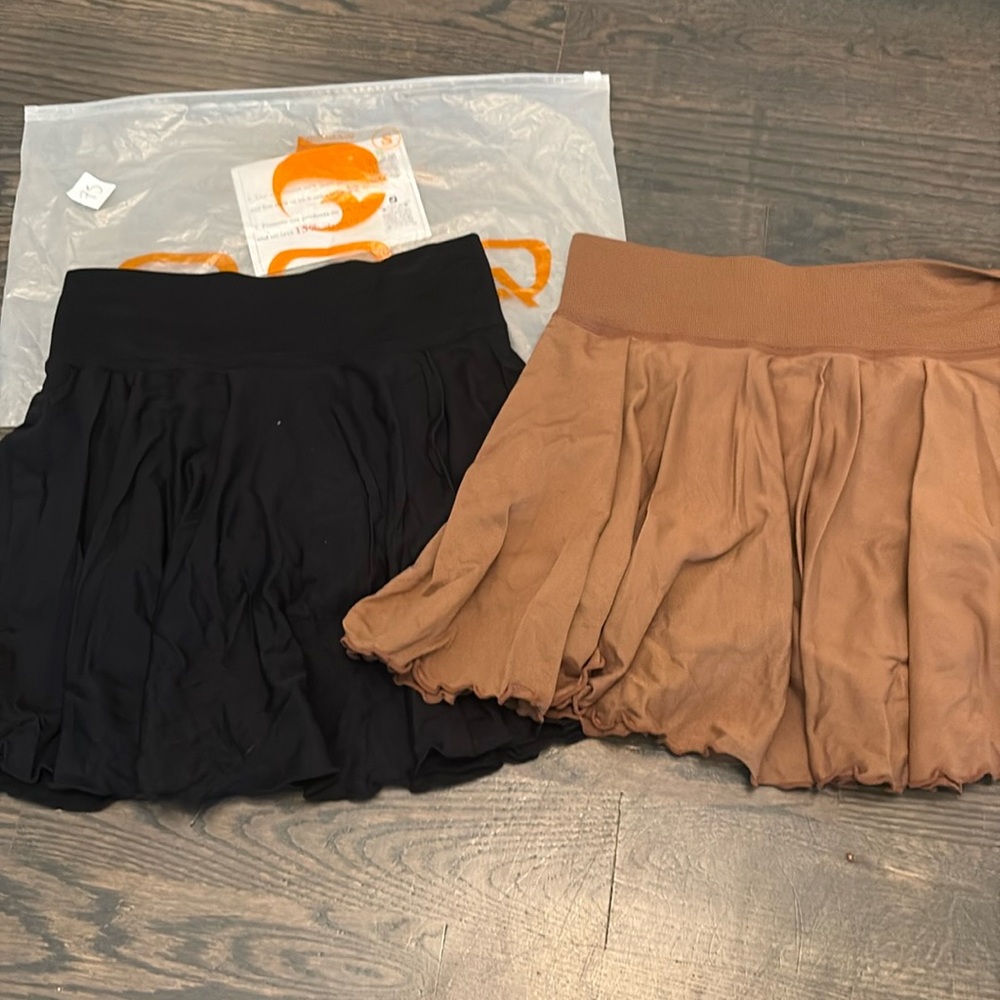 OQQ Flowy Basic Stretchy Flared Mini Skirts size small brown and black